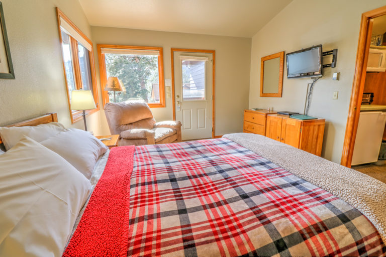 Cedar Lodge Rooms (10B & 11B) McGregor Mountain Lodge Estes Park, CO